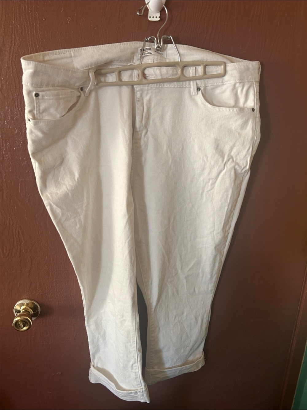 Signature by Levi Strauss White Denim Capri Pants